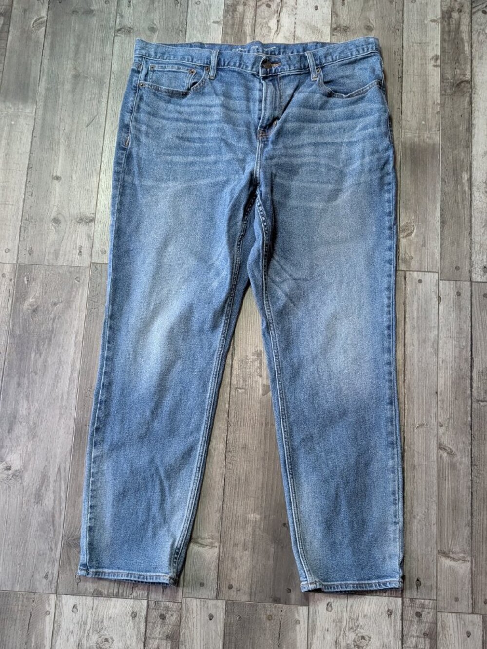 Old Navy Men’s Straight Leg Jeans - Medium Wash 40 x 32